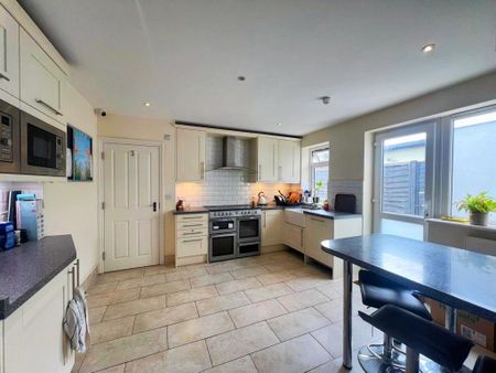 House share to rent - Photo 2