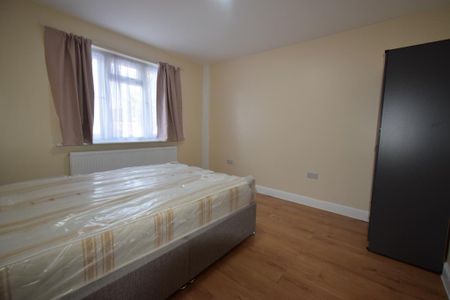 5 bedroom terraced house to rent - Photo 4