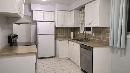 For Lease - 1316 Redbank Crescent, Oakville, Ontario - Photo 4