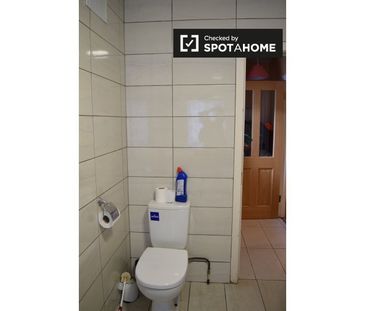 Bright room to rent in 2-bedroom flat in Crumlin, Dublin - Photo 1