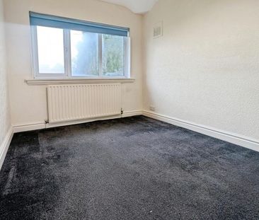 4 bedroom semi-detached house to rent - Photo 3