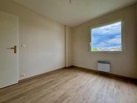 Location Appartement 4 pièces 124m² - Photo 4