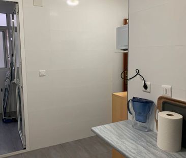 Piso de alquiler en Calle de Demóstenes, El Cónsul - Ciudad Univers... - Photo 5