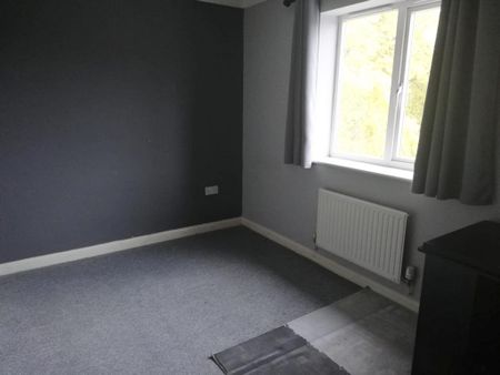 4 bedroom detached house to rent - Photo 2