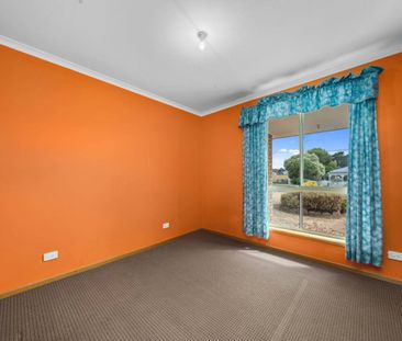 Charming Family Home in Prime Brighton Location - Photo 2