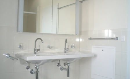 Charmante 3 1/2-Zimmerwohnung DG - Photo 3