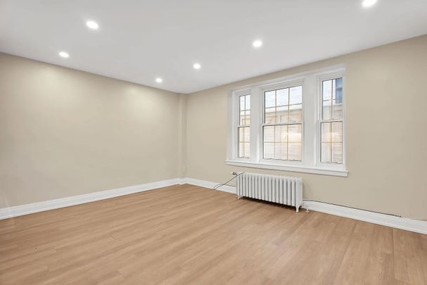 For Lease - 697 Eglinton Avenue Unit# 404, Toronto, Ontario - Photo 1