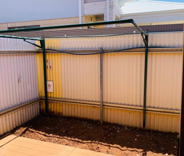 Furnished Unit in Secure Complex - Photo 6