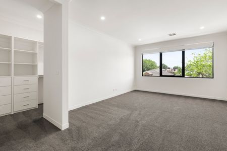 STUNNING BRAND NEW FOUR BEDROOM TOWNHOUSE - Photo 3