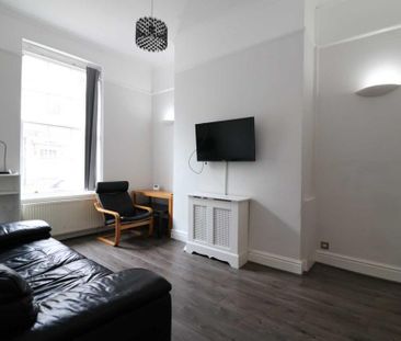 3 bedroom apartment to rent - Photo 3
