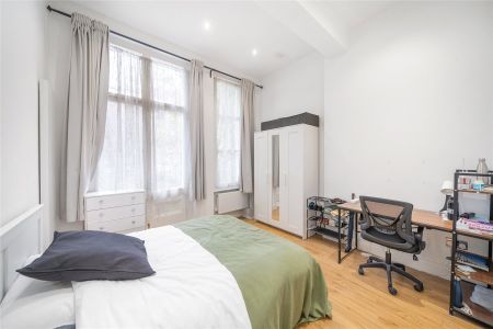 Warwick Road, London, SW5 ground floor flat to rent - Photo 3