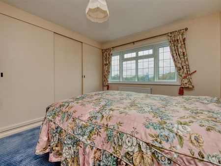 4 bedroom detached house to rent - Photo 5