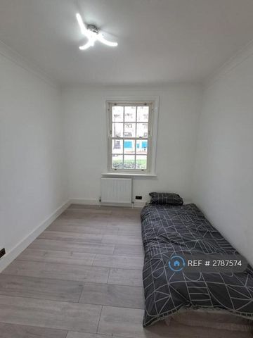 4 bedroom terraced house to rent - Photo 3