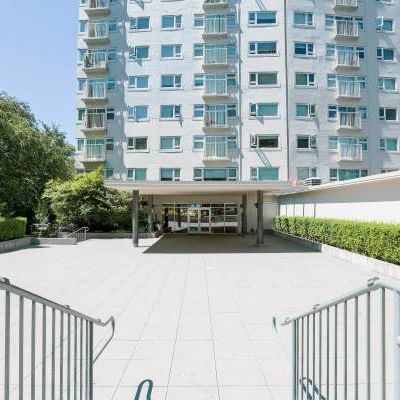 English Bay VIEW Apartment - Photo 4