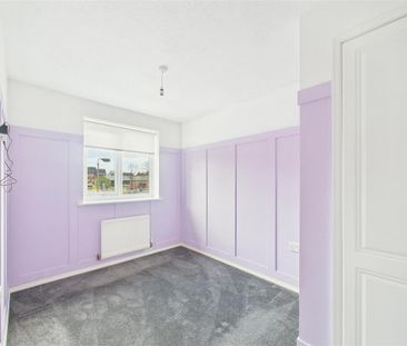 3 bedroom end of terrace house to rent - Photo 3