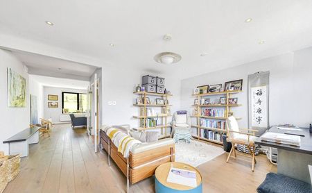 Meadowbank, Primrose Hill - Photo 4