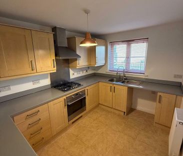 3 bedroom end of terrace house to rent - Photo 4