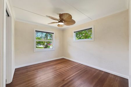 Renovated Ground Floor Unit in Prime Surfers Paradise Location - Photo 2