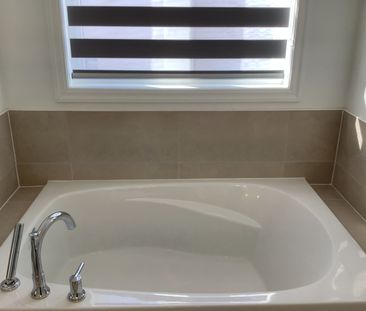 For Lease - 14 Connell Drive Unit# Upper, Georgina, Ontario - Photo 6