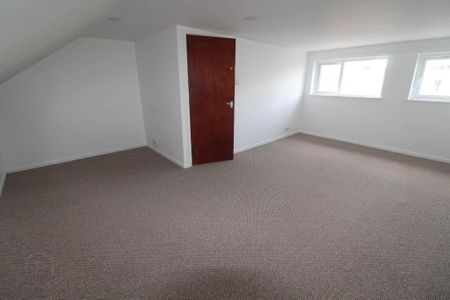 F2 38 Grays Hill, Bangor, BT20 3BB - Photo 5
