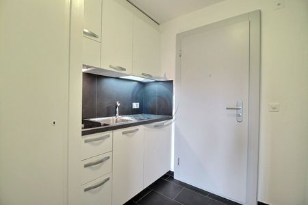 STUDIO AU CENTRE DE LA TOUR-DE-PEILZ - Photo 2