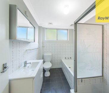 Prime Location! - Photo 4