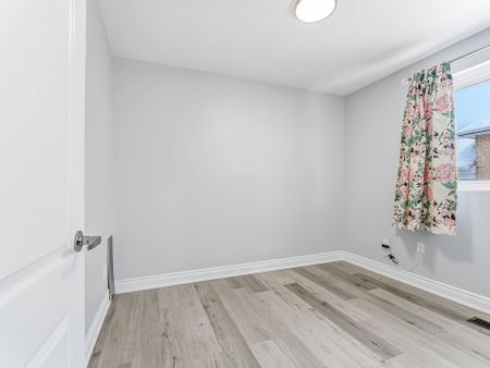 For Lease - 48 Davenport Crescent Unit# Upper, Brampton, Ontario - Photo 3