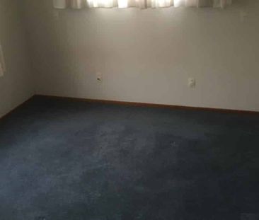 QUIET TWO BEDROOM HOME - Photo 4