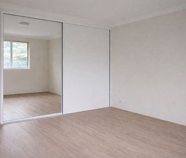 Quiet & Spacious 2-Bedroom Full Brick Unit – Walk to Hurstville Sta... - Photo 3