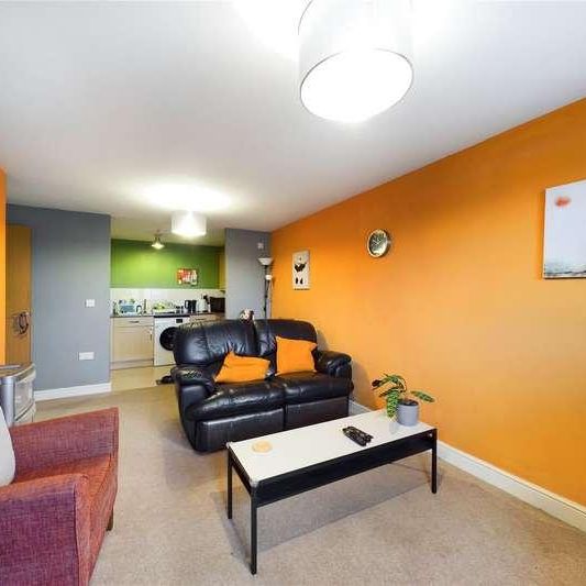 Commonwealth Drive, Three Bridges, Crawley, West Sussex, RH10 - Photo 1