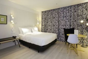 Carrer de Josep Pla, Barcelona, Catalonia 08019