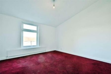 St. Helen Close, Uxbridge, UB8 - Photo 3