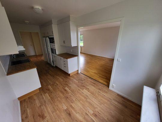 Karlslättsv 9 A - Foto 1