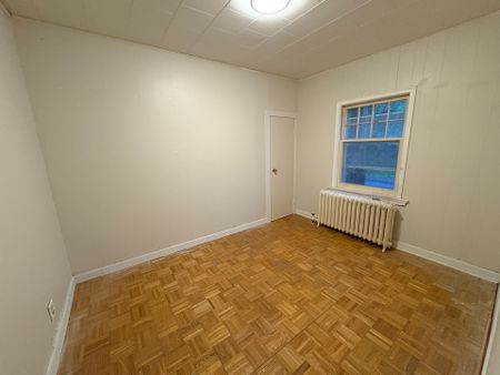 For Lease - 779 Indian Road Unit# Upper, Mississauga, Ontario - Photo 2