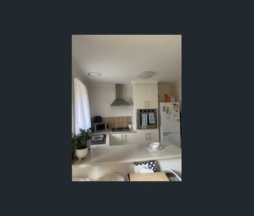 Well presented two bedroom unit - Photo 5