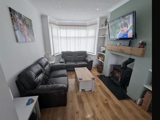 3 bedroom semi-detached house to rent - Photo 1