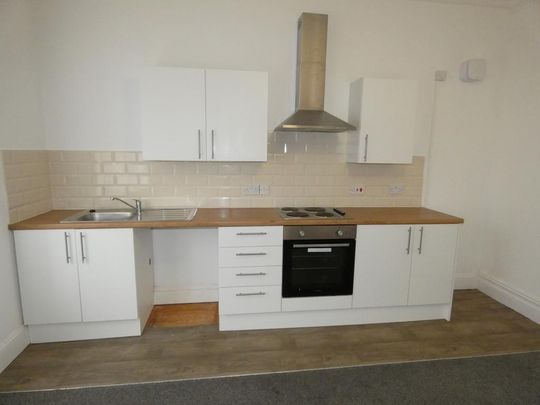 2 bedroom property to rent - Photo 1