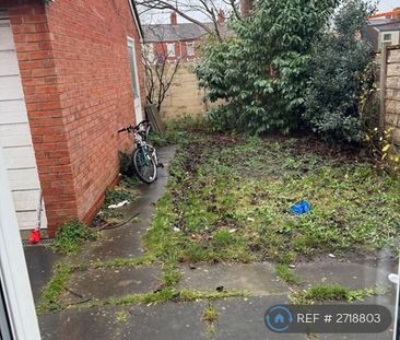 3 bedroom semi-detached house to rent - Photo 4