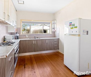 Centrally located! - Photo 3