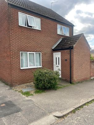 5 bed house to rent in Chaney Road, Wivenhoe - Photo 1