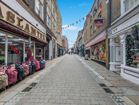 2 bedroom flat to rent - Photo 1