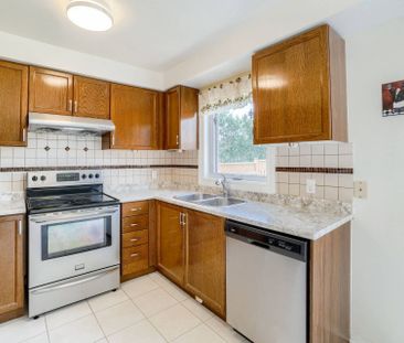 For Lease - 1401 Inuit Trail, Mississauga, Ontario - Photo 5
