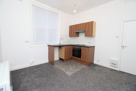 To Let 1 Bed Ground Floor Flat - Photo 3