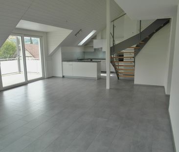 Attraktive 4.5 Zimmer-Maisonettewohnung im Hirschthal - Photo 2
