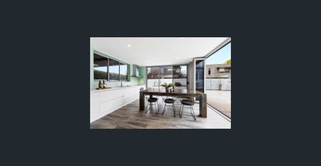 Stunning Family Residence With the Ultimate "Wow" Factor - Photo 3