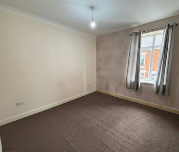 Terraced House to rent on - Photo 1