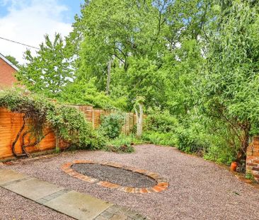 3 bedroom semi-detached house to rent - Photo 5