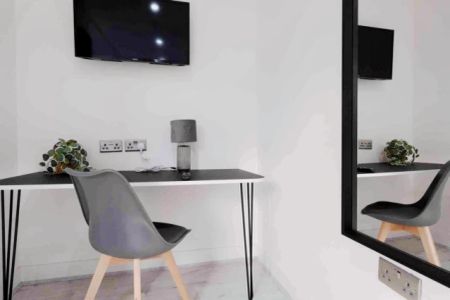 6 Beds 6 Baths - Photo 5