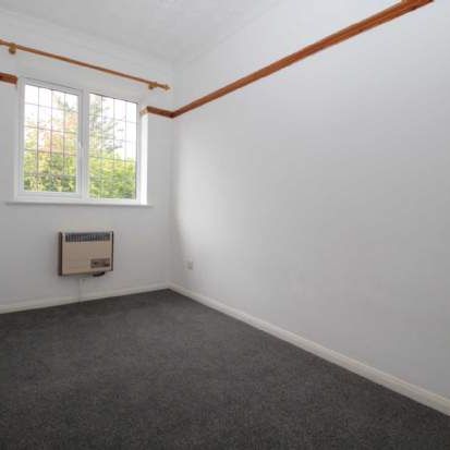 2 bedroom property to rent in Hemel Hempstead - Photo 1