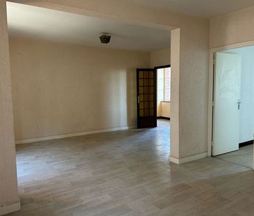 Location Appartement 3 pièces AVRANCHES - Photo 2